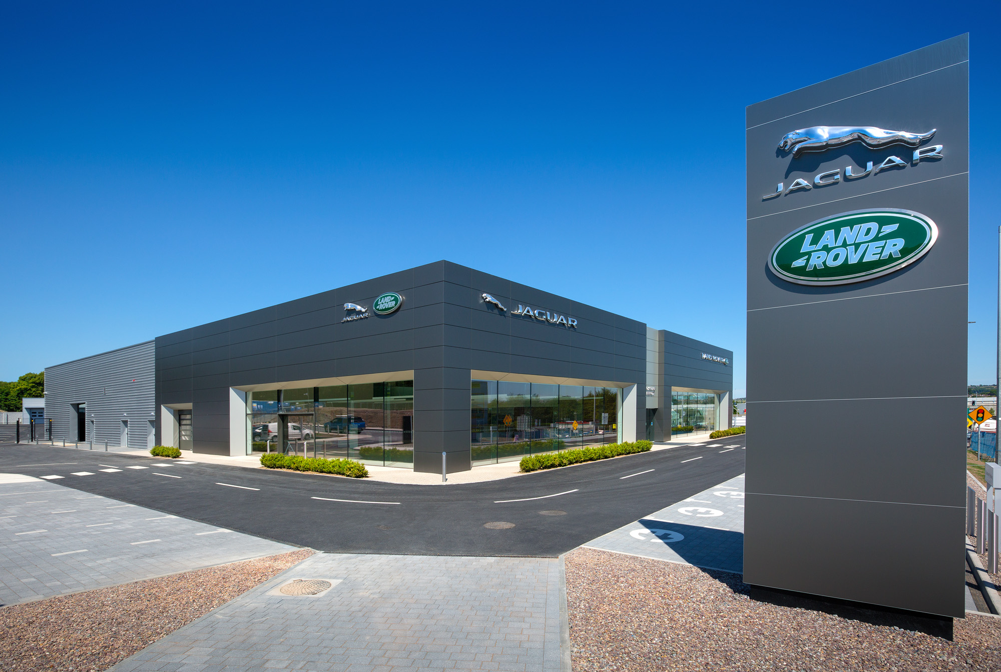Johnson &amp; Perrott Land Rover-Jaguar